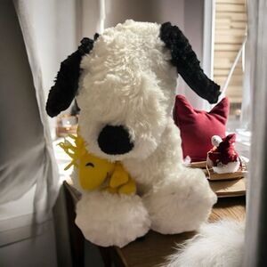 SNOOPY PEANUTS WOODSTOCK Hallmark Happiness Is A Hug Plush